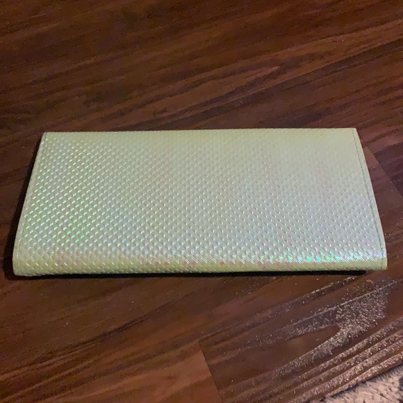 Holographic Envelope Light Mint Green Clutch - Picture 3 of 8